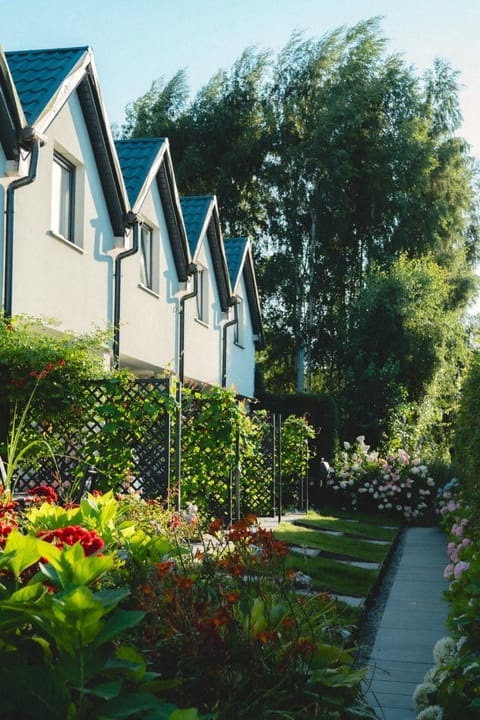 Property building, Summer, Garden, Garden, Garden view, Garden view, Area and facilities, Area and facilities