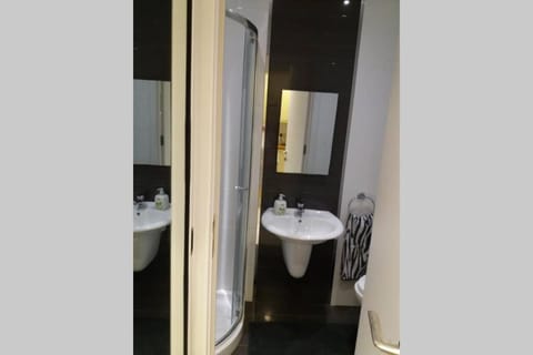 Entire guest suite Apartment in Saint Julians