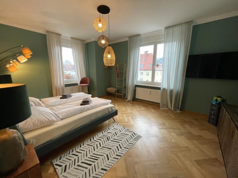 Photo of the whole room, Bedroom