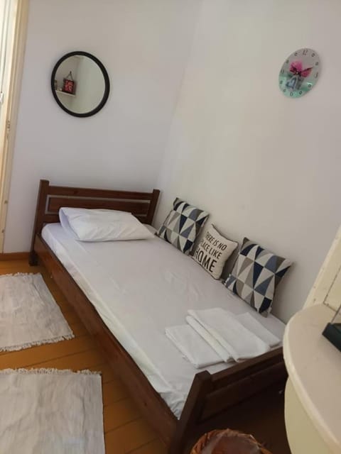 SOFIAS APARTMENTS in LESVOS House in İzmir Province