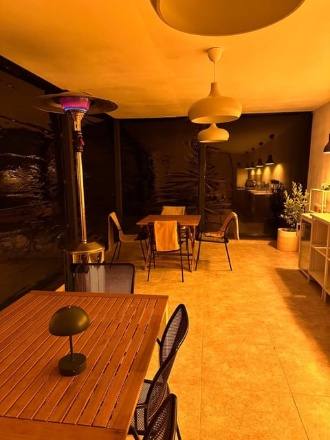 Seating area, Dining area, Internal: Not applicable to any particular room