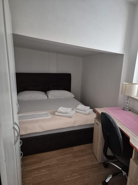 Apartmani Zuzana,Baška Voda Bed and Breakfast in Baška Voda