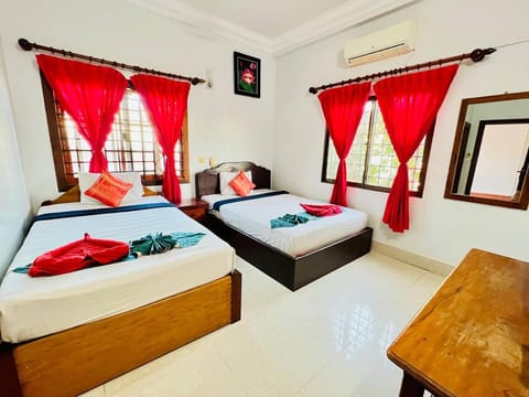 Bed, Photo of the whole room, Bedroom, air conditioner