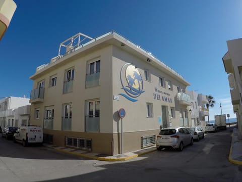 Facade/entrance, Off site