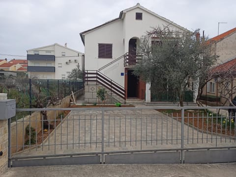 Property building, Parking