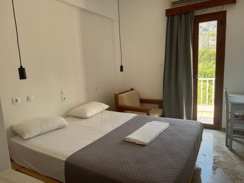 Zorbas Hotel in Crete