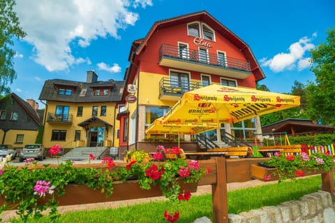 Property building, Restaurant/places to eat, Spring, Off site, Day, Lobby or reception, On site, Area and facilities, Area and facilities