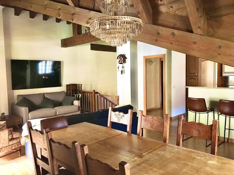 TV and multimedia, Living room, Dining area