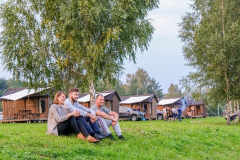 Property building, Spring, Day, People, Natural landscape, Garden, Guests, Garden view, group of guests, Family