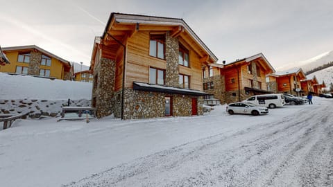 Property building, Neighbourhood, Natural landscape, Winter, Street view, Parking