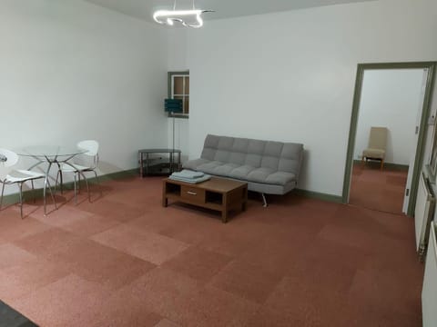 Queen Suite Apartment in Ipswich