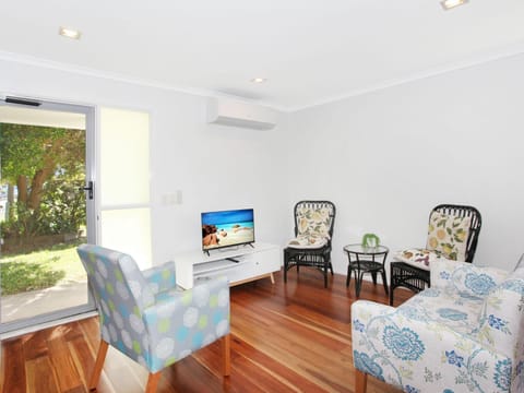 TV and multimedia, Living room, air conditioner