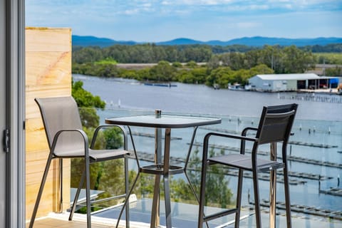 Balcony/Terrace, Lake view