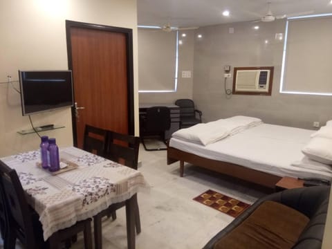 Bed, View (from property/room), Dining area