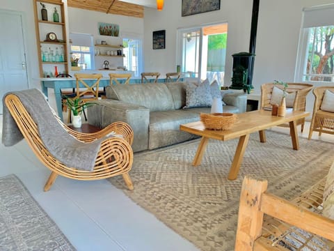 Dining area, kitchen