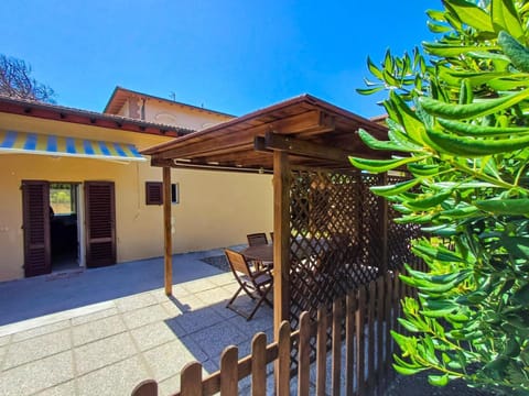 Facade/entrance, Garden, Garden view