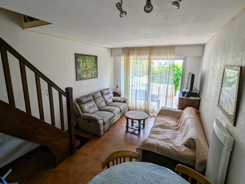 TV and multimedia, Seating area