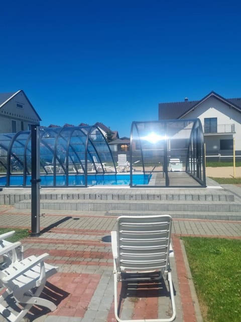 Pool view, Swimming pool, sunbed
