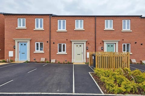 Beautiful brand new 3 bedroom city centre house with garden House in Derby