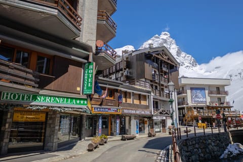 Hotel & Ristorante Serenella Hotel in Breuil-Cervinia