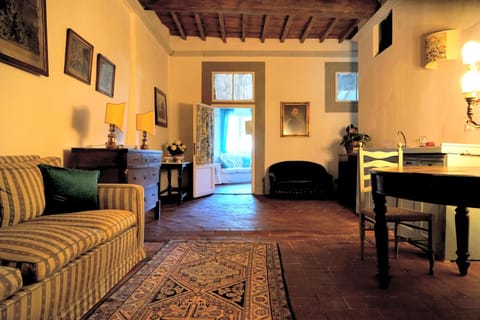 Living room, Breakfast