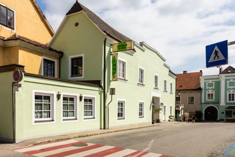 Property building, Neighbourhood, Street view, Location