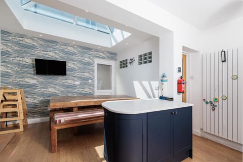 Dining area, kitchen