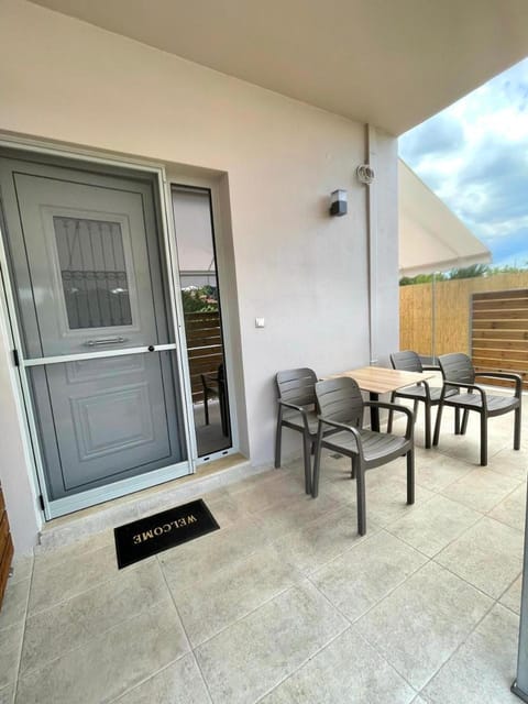 Modern Apartment, Few Meters from the Beach Apartment in Messenia