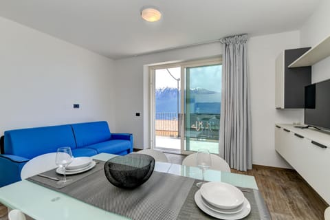 Natural landscape, Living room, Seating area, Dining area