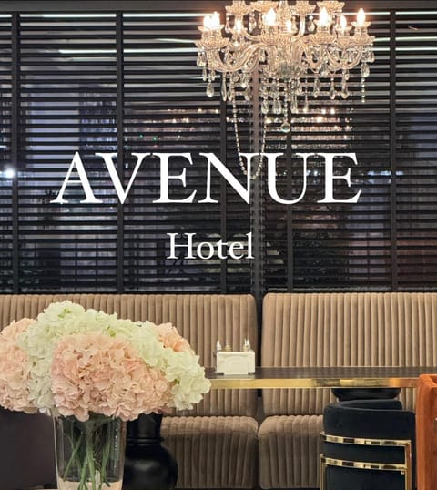 Restaurant/places to eat, Text overlay