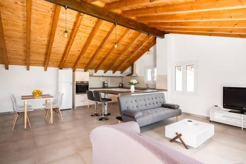 Kitchen or kitchenette, Living room