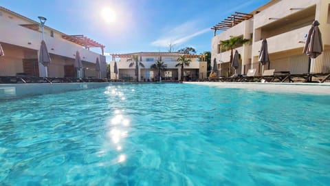 Solarium, Swimming pool