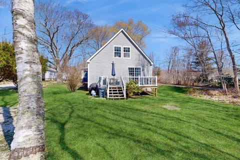 Property building, Day, Natural landscape, Garden, Garden view