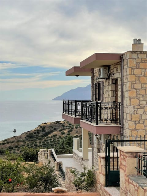 Blue Coast - Seaside Apartment Villa in Lasithi