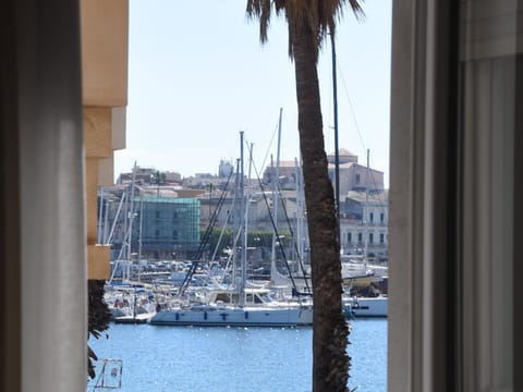 City view, Sea view
