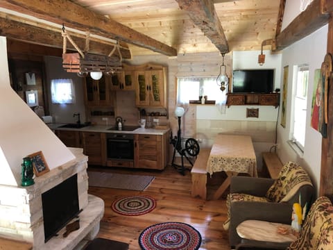 Kitchen or kitchenette, Dining area, Communal kitchen