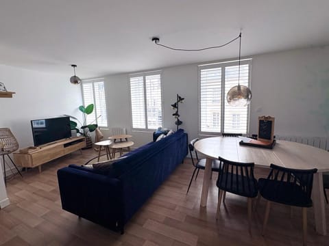 TV and multimedia, Living room, Dining area