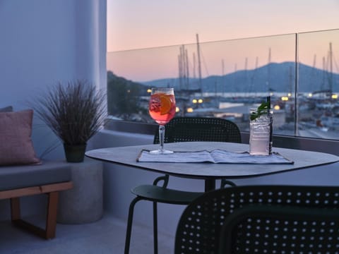 Karino Suite Apartment in Naousa