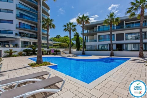 Pool view, Swimming pool, sunbed