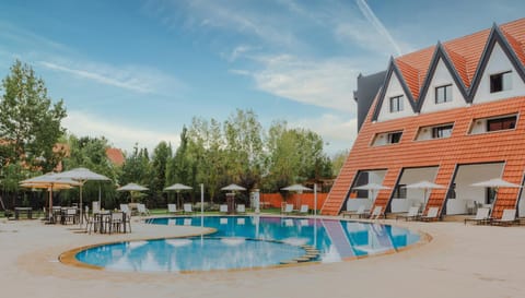 Property building, Swimming pool