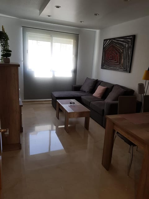 Communal lounge/ TV room, Dining area