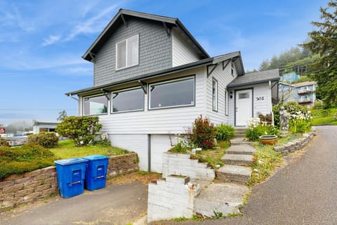 Gracie's Sea View House in Depoe Bay