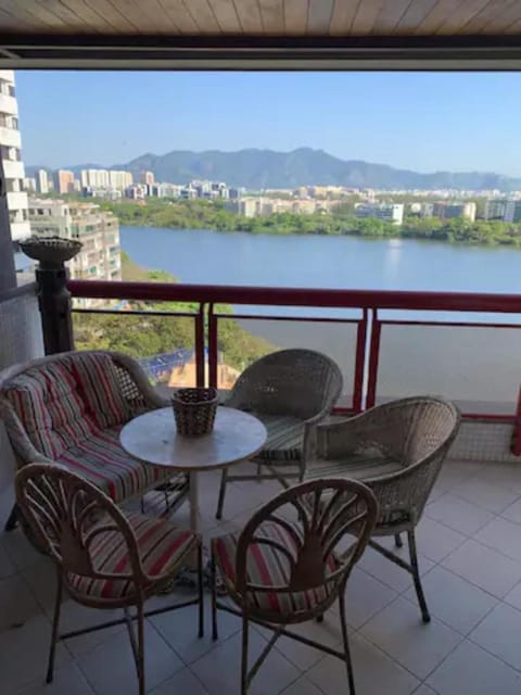 APTO 3 QTS EQUIPADOS 3 MIN ANDANDO PRAIA DA BARRA Apartment in Rio de Janeiro