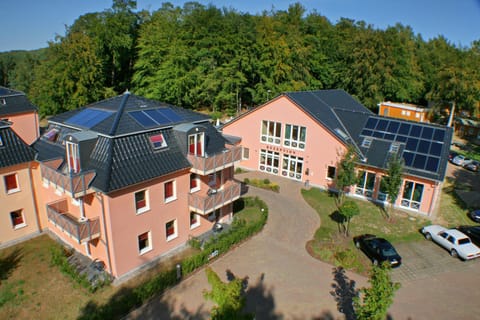 Facade/entrance, Bird's eye view