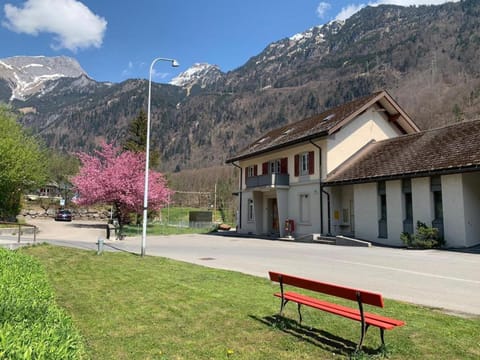 Revier schlicht und bahnsinnig House in St. Gallen, Switzerland