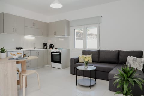 The Olive House Apartment in Nea Peramos