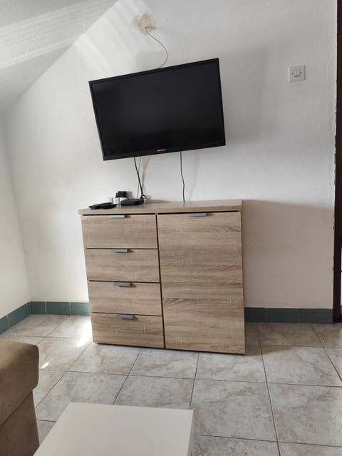 Communal lounge/ TV room, TV and multimedia, Evening entertainment