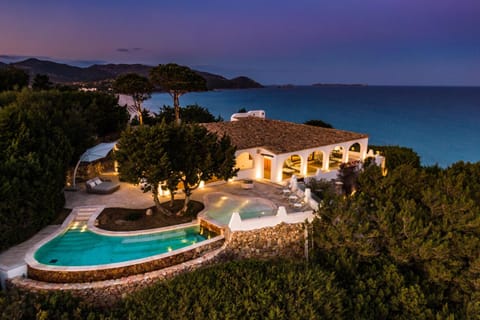 Property building, Bird's eye view, Swimming pool