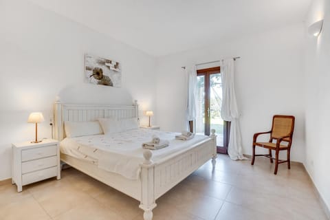 Property building, Living room, Bedroom