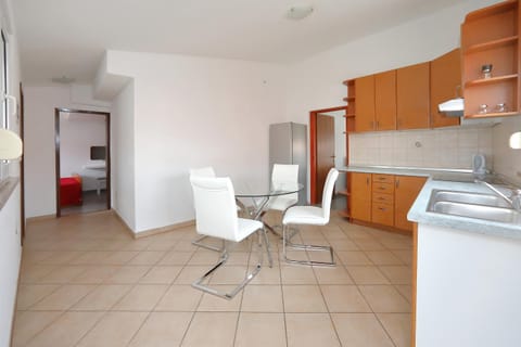 Kitchen or kitchenette, oven
